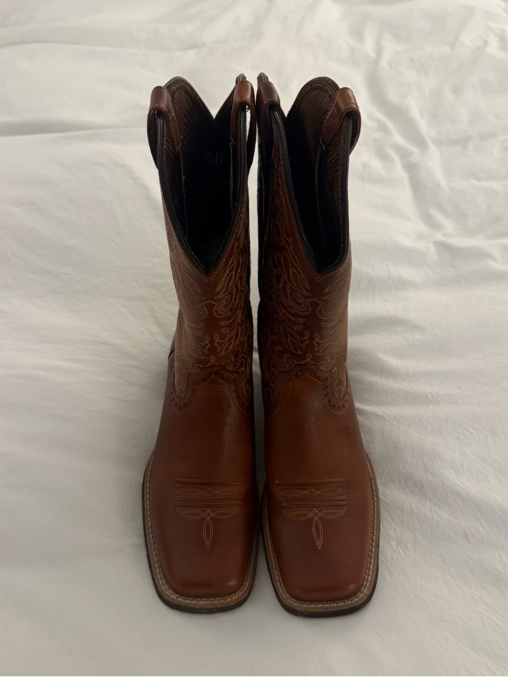 Women’s Ariat Round Up Remuda Wide Square Toe Western Boot - Size 7.5B